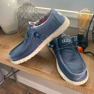 Hey Dudes Mens Size 9. Blue.